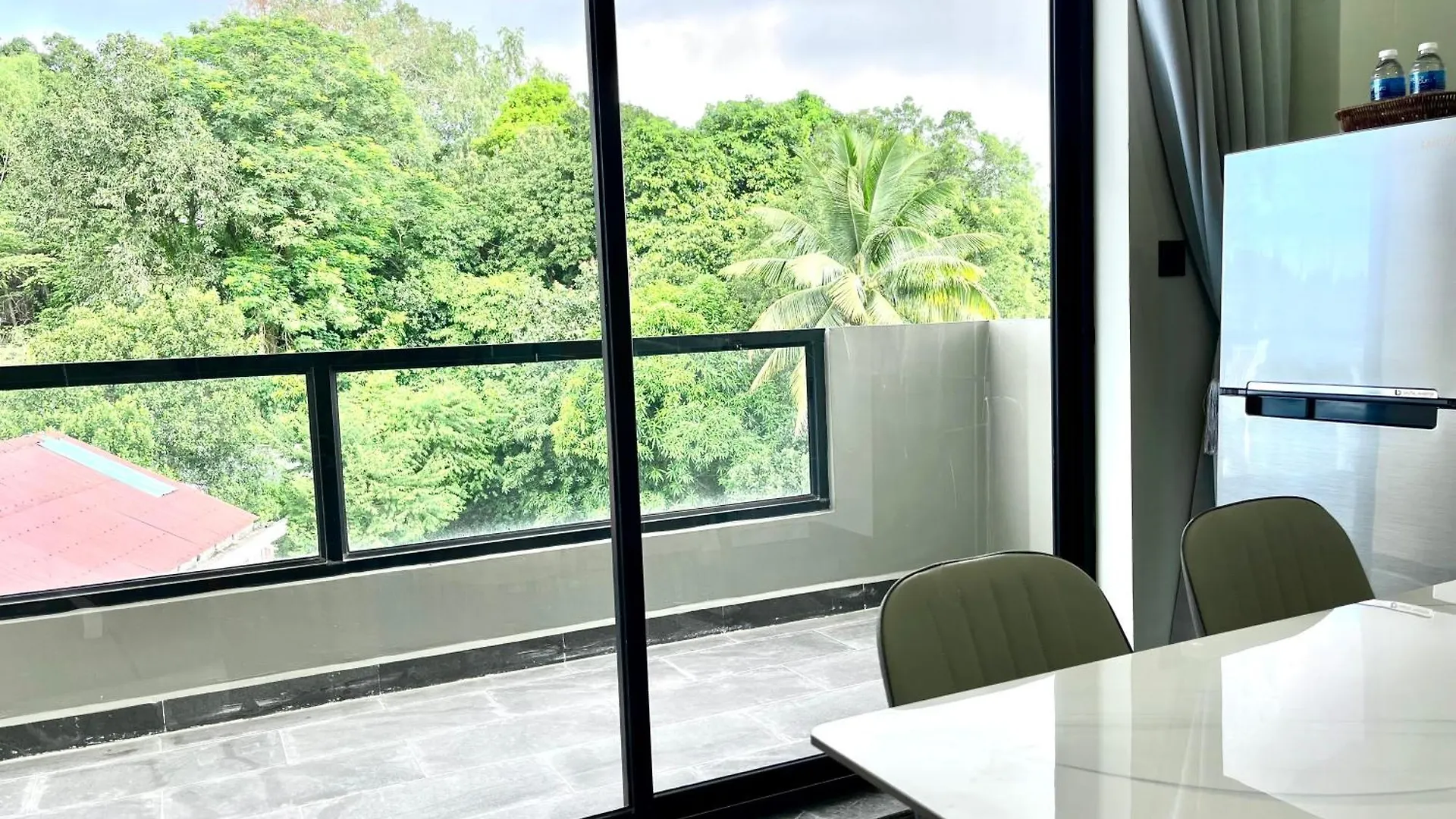 Sky Hotel Sihanoukville - Rooms And Apartments - Free Laundry Cambodia