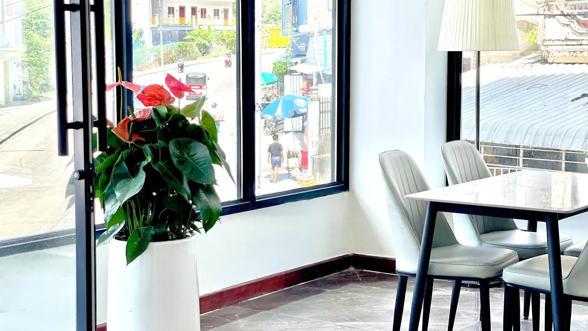 Sky Hotel Sihanoukville - Rooms And Apartments - Free Laundry