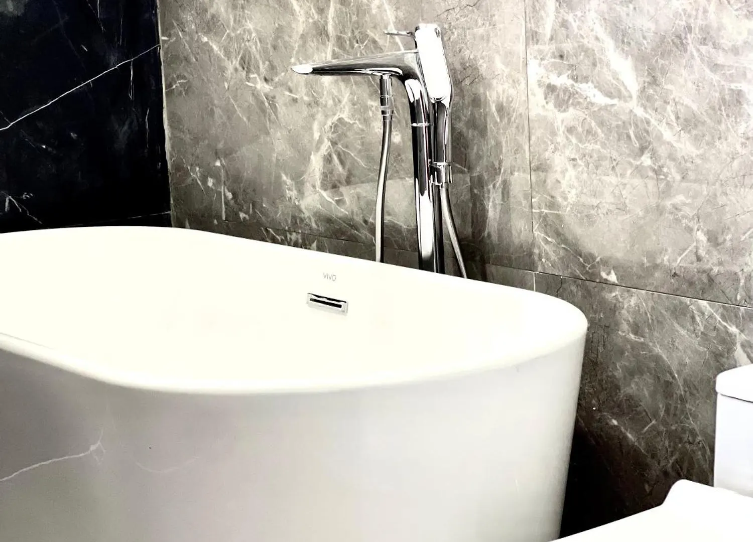 Sky Hotel Sihanoukville - Rooms And Apartments - Free Laundry Cambodia