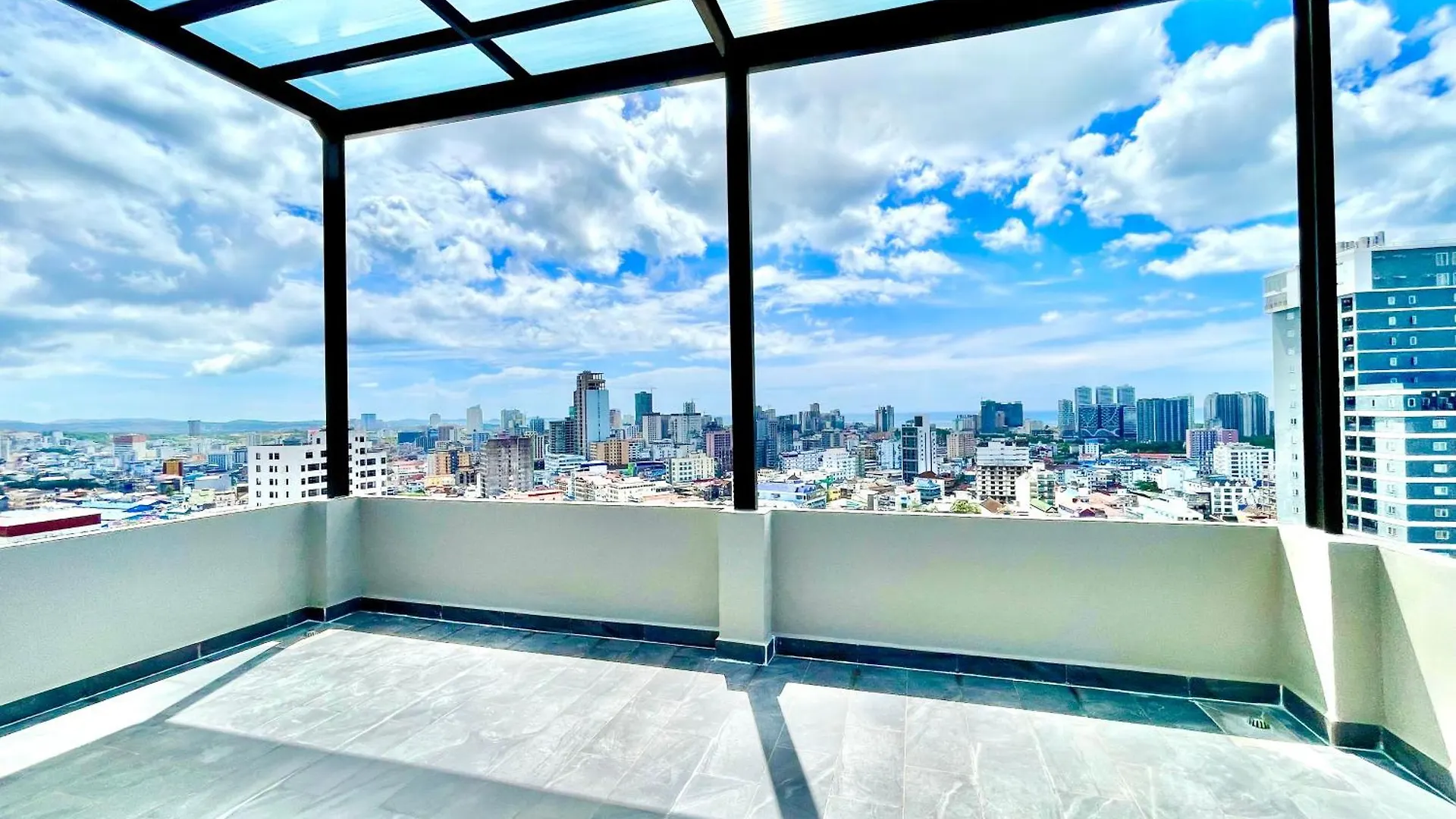 Sky Hotel Sihanoukville - Rooms And Apartments - Free Laundry 0*,