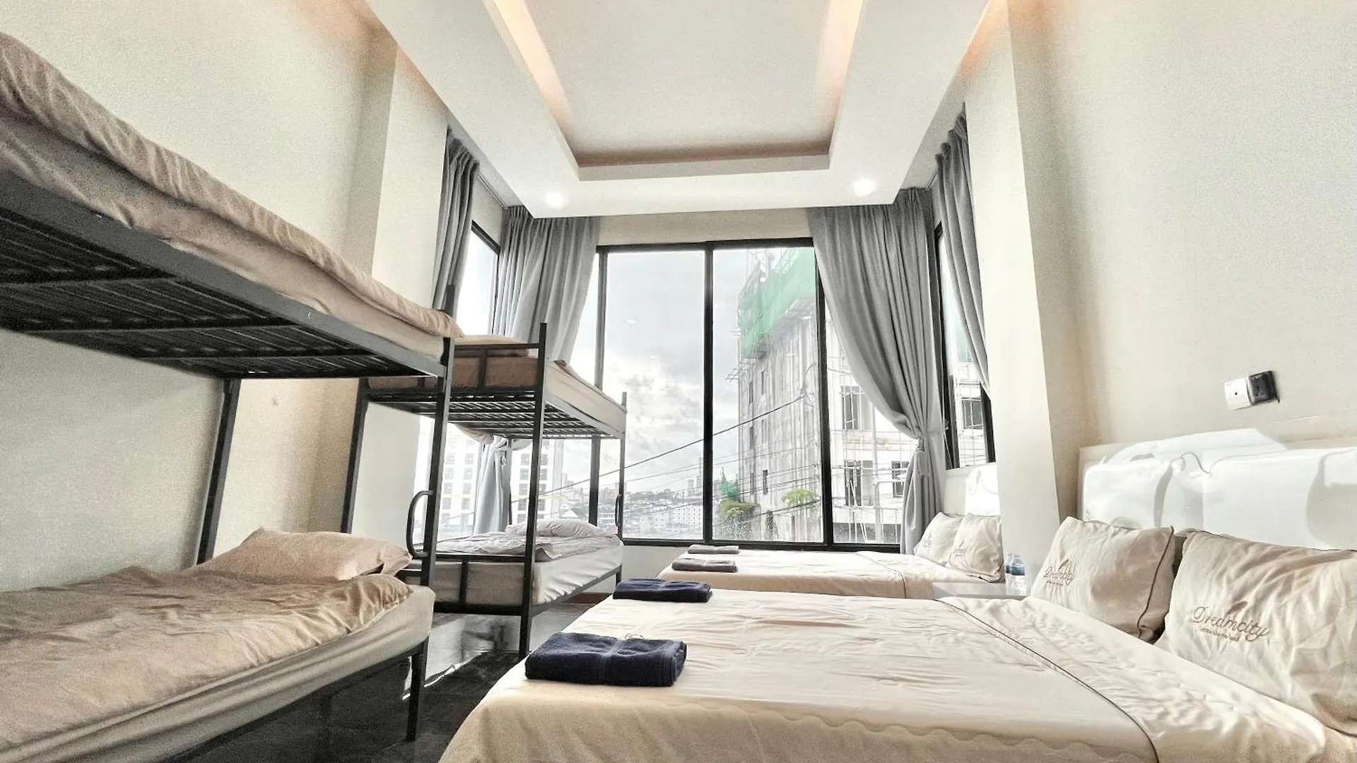 Sky Hotel Sihanoukville - Rooms And Apartments - Free Laundry 0*,