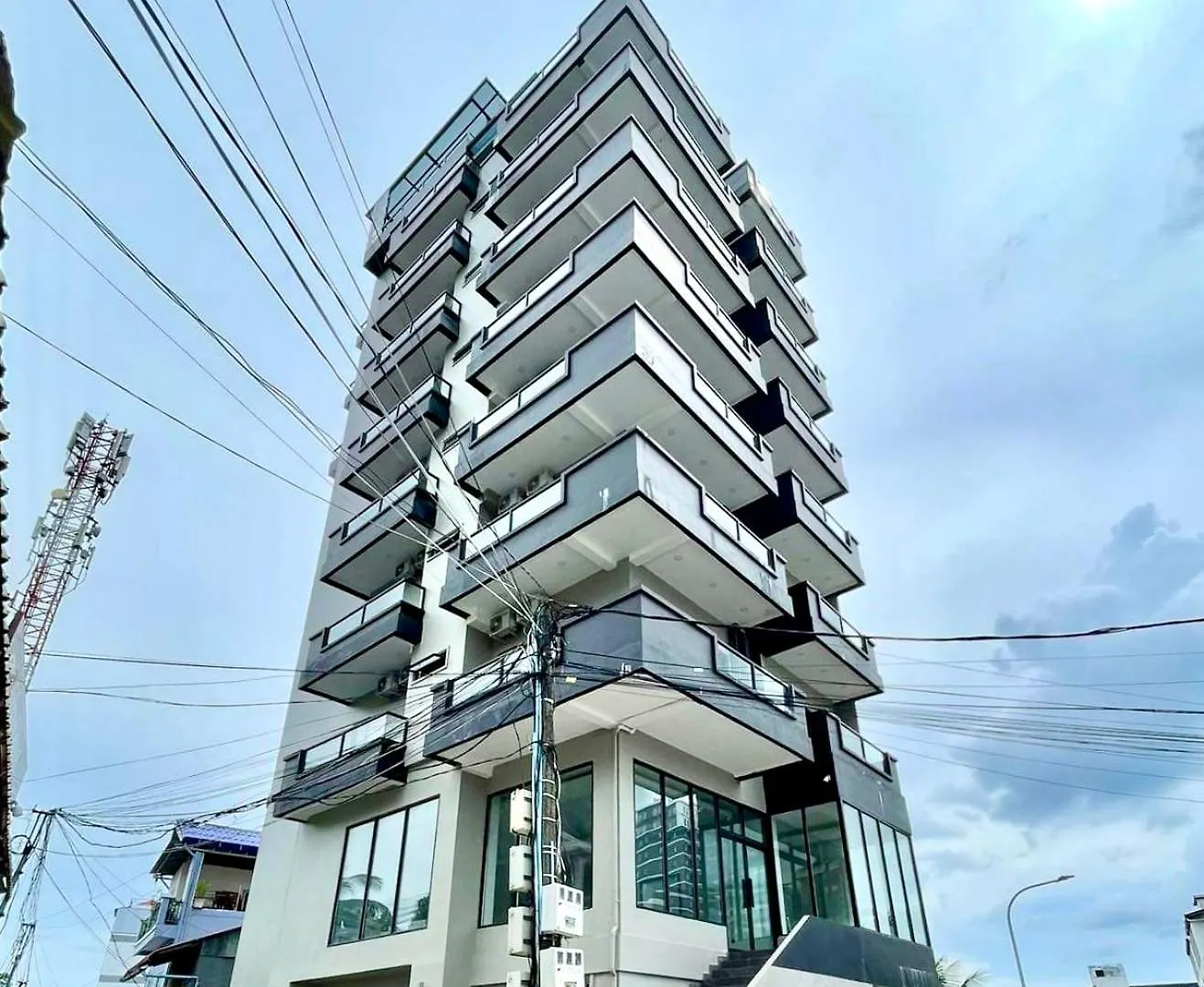 Sky Hotel Sihanoukville - Rooms And Apartments - Free Laundry 0*,  Cambodia