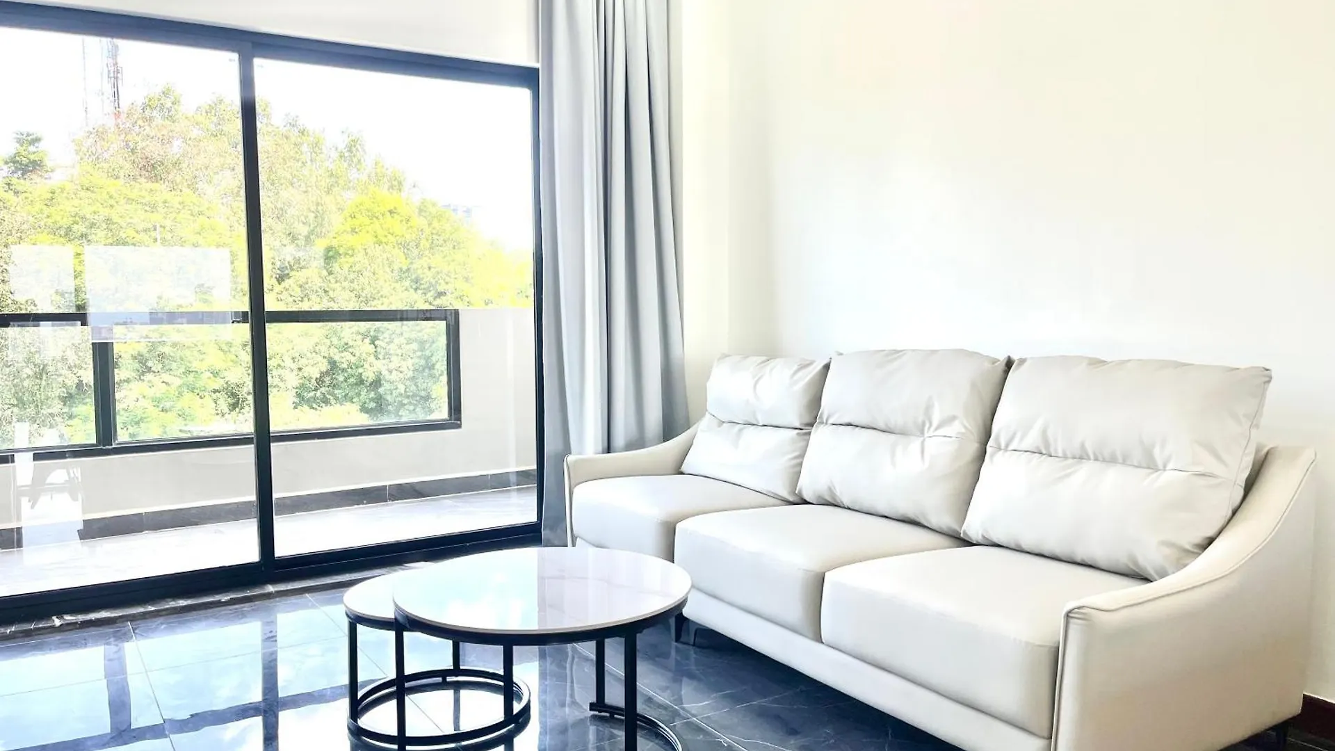 Sky Hotel Sihanoukville - Rooms And Apartments - Free Laundry