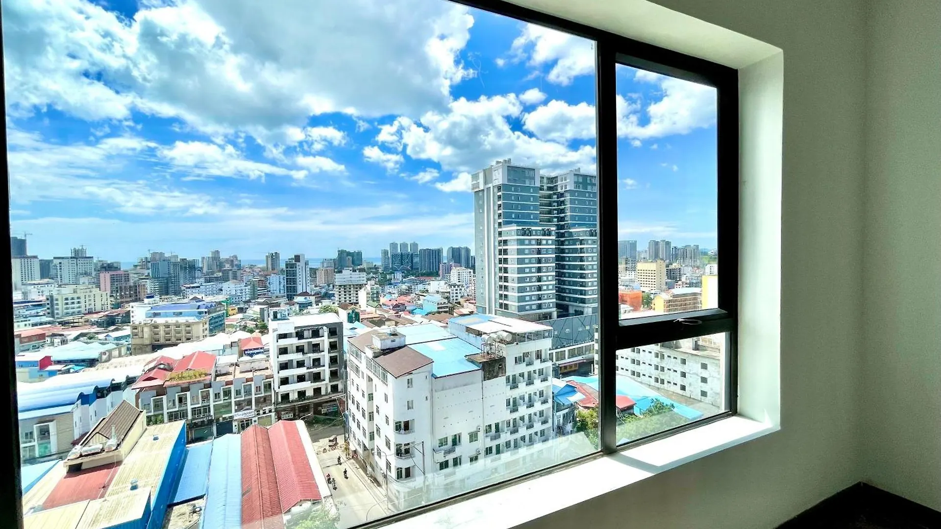 Sky Hotel Sihanoukville - Rooms And Apartments - Free Laundry Cambogia