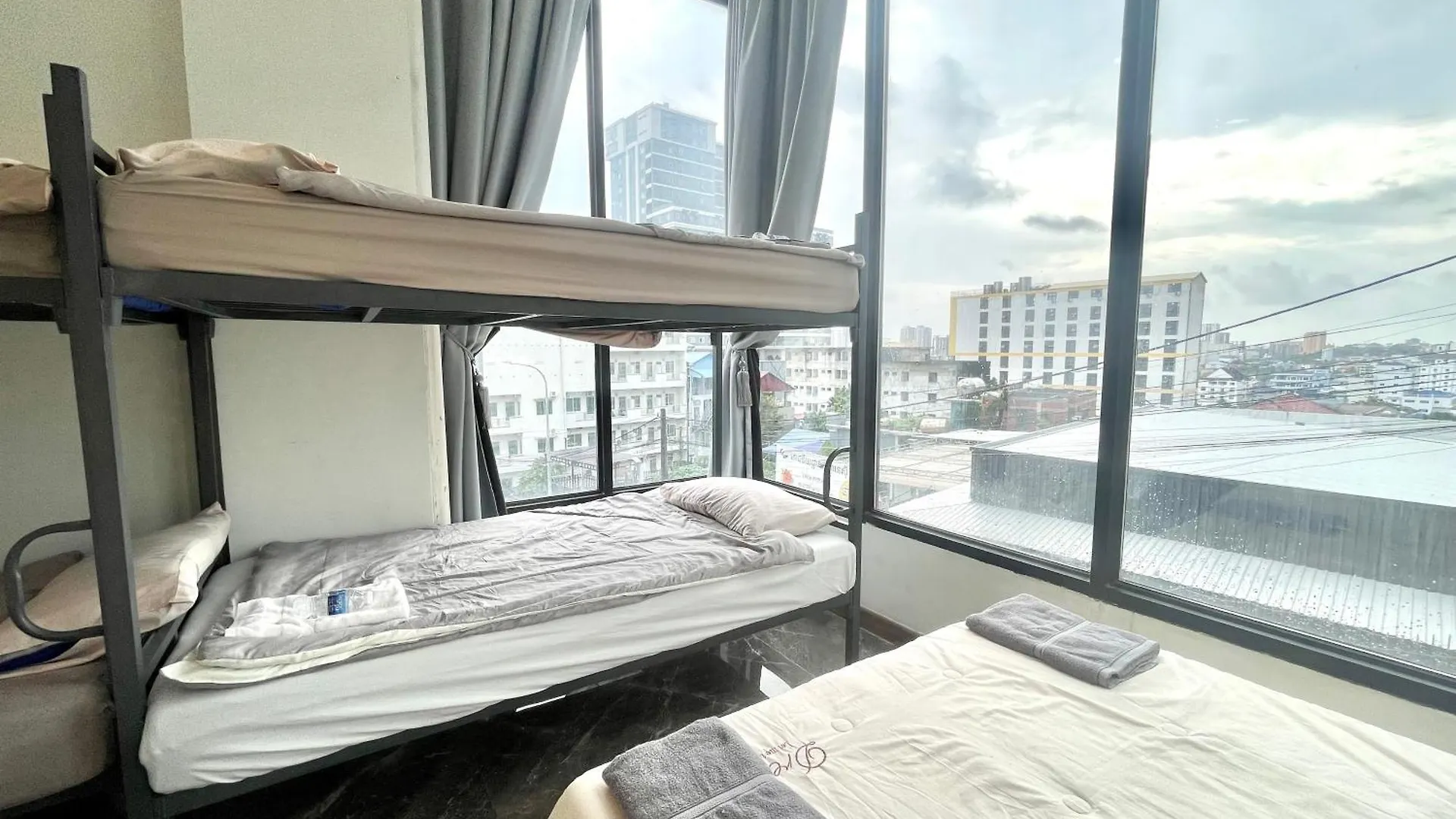 Sky Hotel Sihanoukville - Rooms And Apartments - Free Laundry 0*,  Cambogia