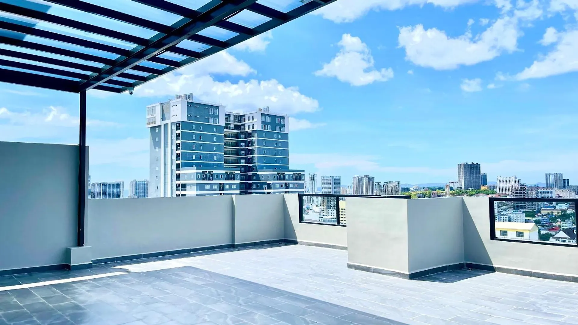 Sky Hotel Sihanoukville - Rooms And Apartments - Free Laundry Cambogia